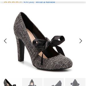 Kellie&Katie lace up pump. Retro styled almond toe